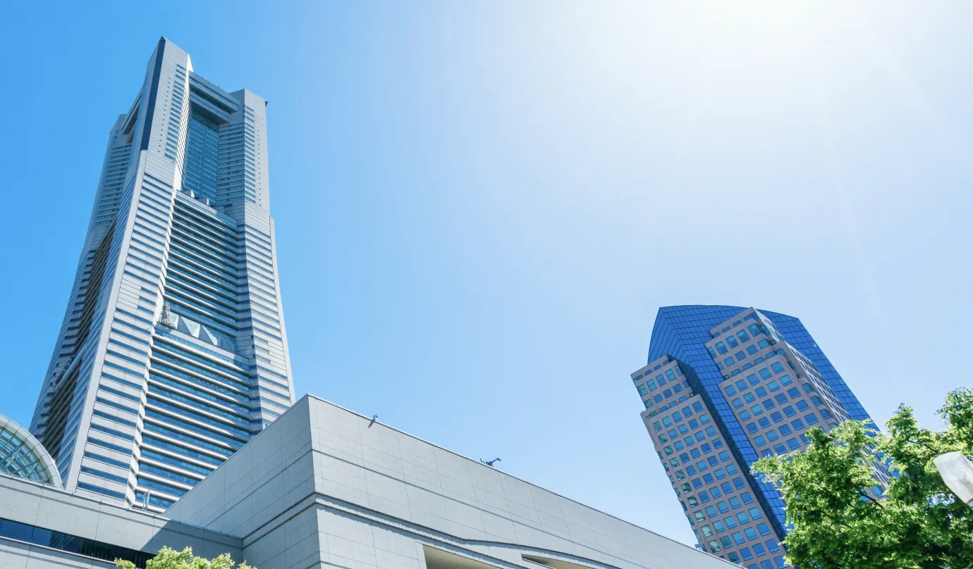 横浜みなとみらいの写真。横浜銀行本店ビルは、横浜ランドマークタワーの隣にあります