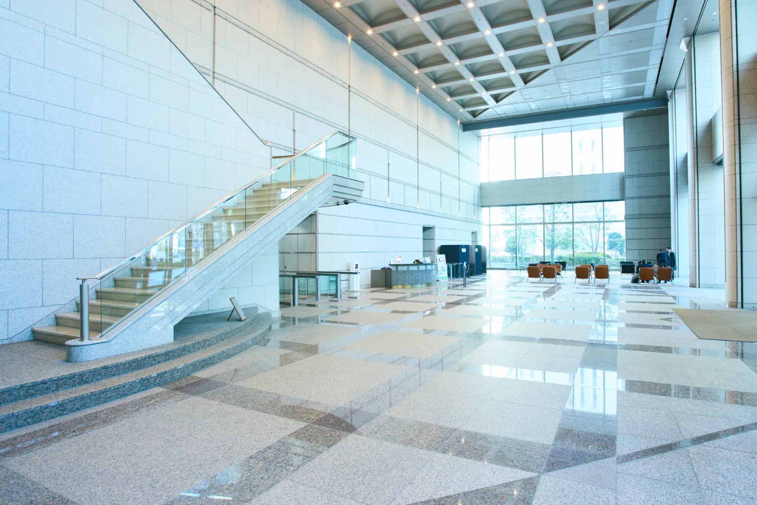 横浜銀行本社ビル／エントランスの写真